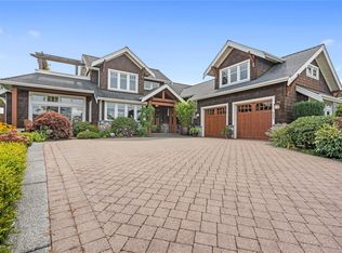 942 Bluffs Dr, Qualicum Beach, BC V9K 0A2