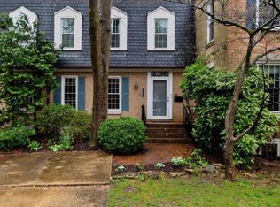 1303 Lynnbrook Dr, Arlington, VA 22201