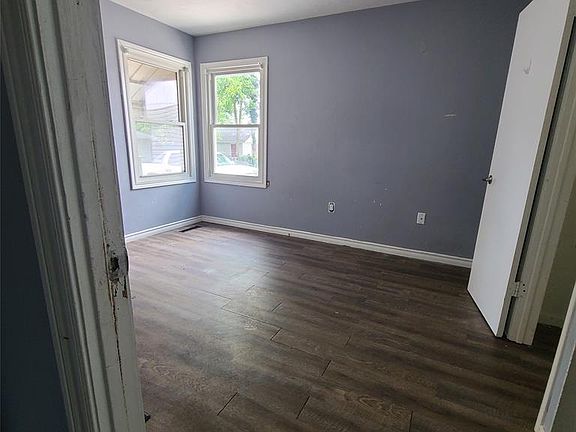 5th image of 3576 Barrymore Ln
