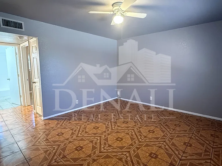 624 E Marilyn Ave #1 — Photo 3