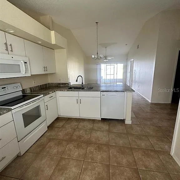 13551 Summerton Dr — Photo 4