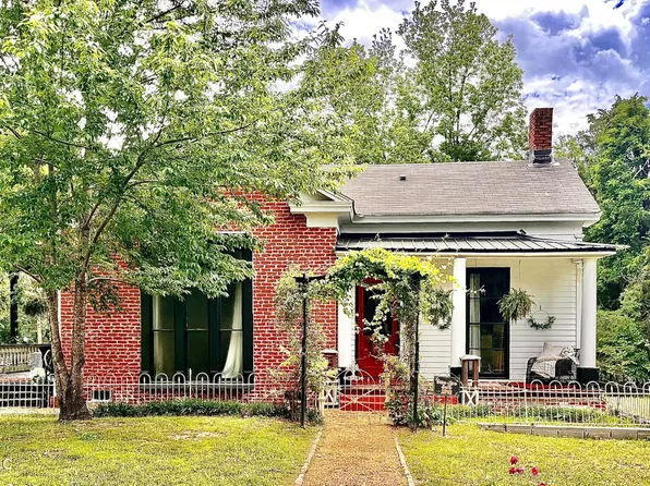 435 E College Ave, Holly Springs, MS 38635