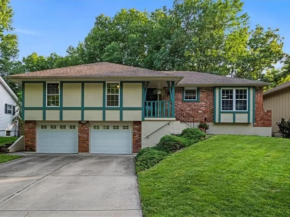 5012 S Kendall Dr, Independence, MO 64055