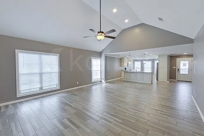 3 bed, 2.0 bath, 1850 sqft, $1,975 — Photo 4