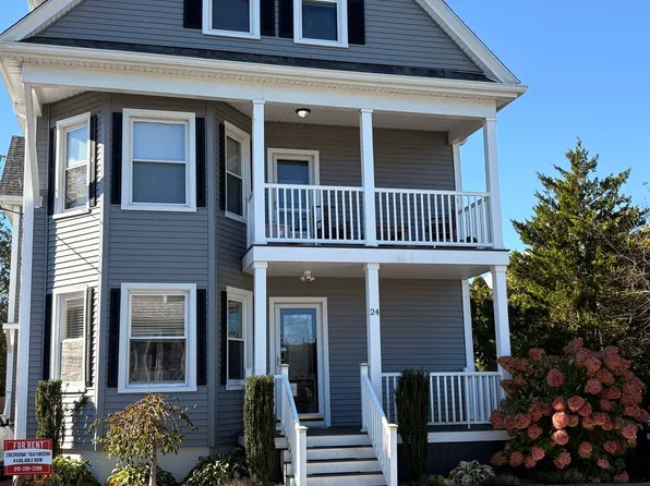 24 Potter St APT 3, Dartmouth, MA 02748