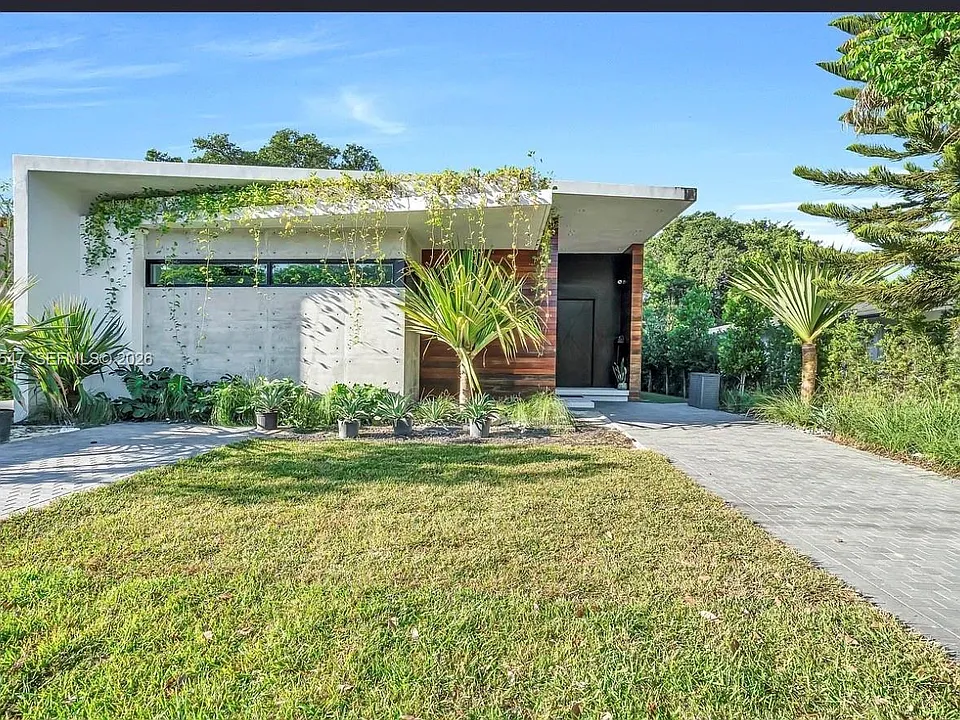 34 SW 26th Rd