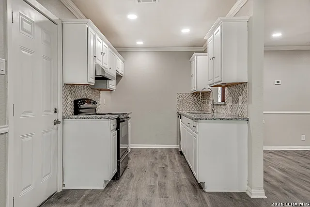 5230 Village Row — Photo 14
