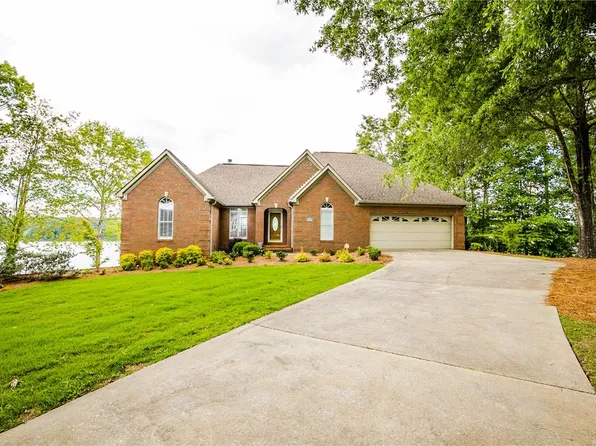 472 Mountain Laurel Dr, Jacksons Gap, AL 36861