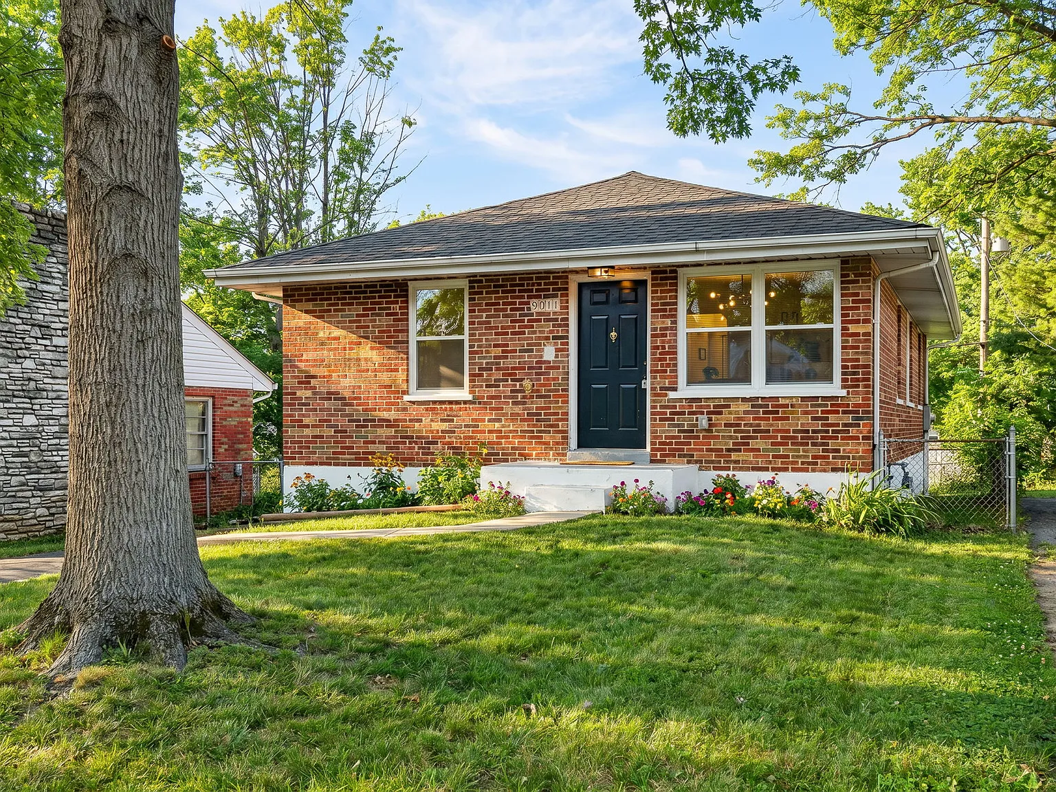 4 bed, 1974 sqft, $4,000 — Photo 1