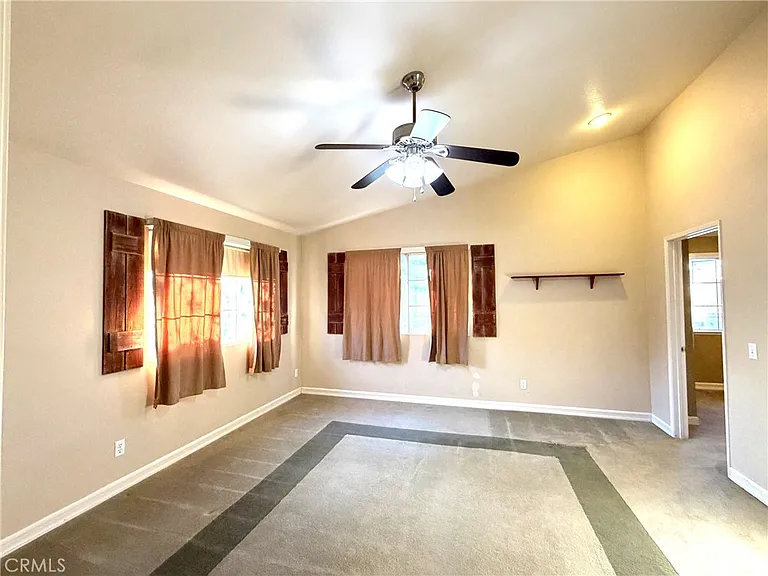 2812 W Pondera St — Photo 16