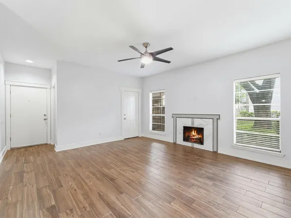 9707 Richmond Ave APT 127, Houston, TX 77042