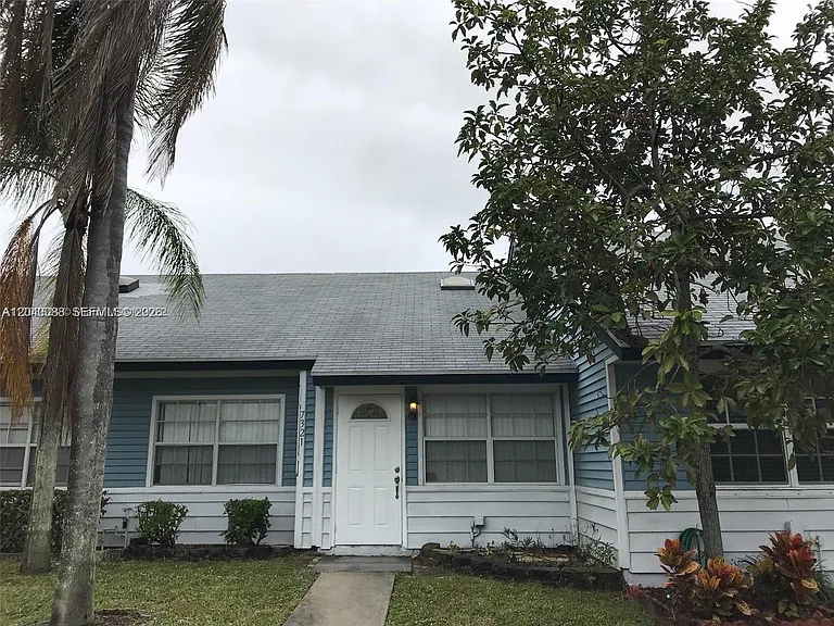 7321 Tam Oshanter Blvd — Photo 1