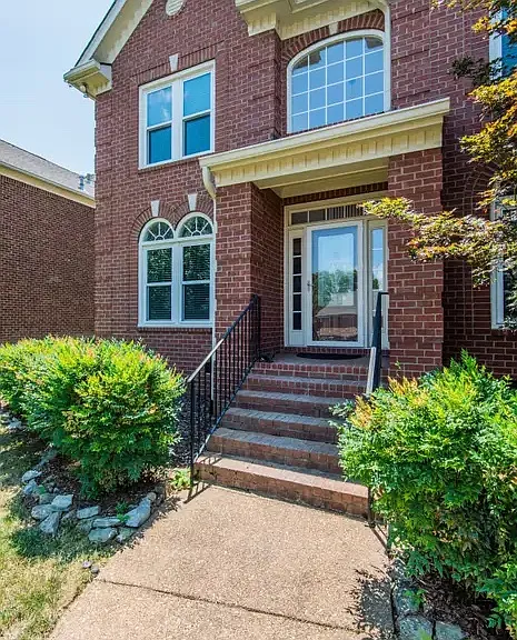 101 Tiffany Ct — Photo 4