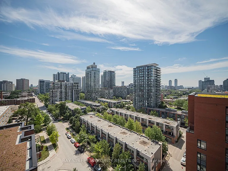 10 Oak St #903 — Photo 26