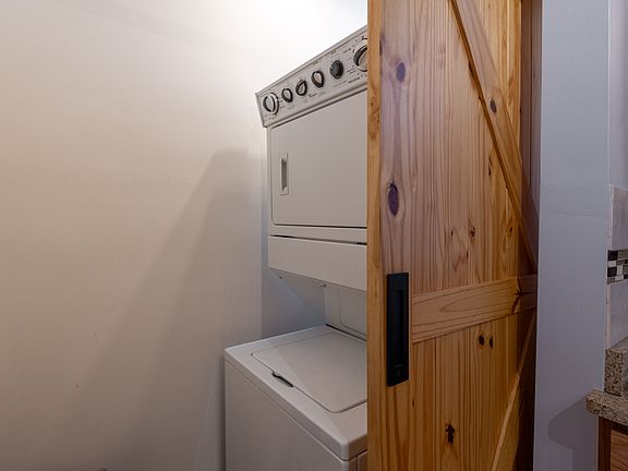 2nd image of 1432 W Jonquil Ter APT 3