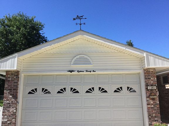 2nd image of 1821 Urbana Ln