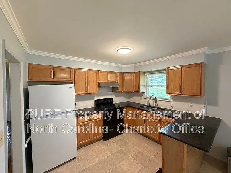 2429 Galloway Rd — Photo 1