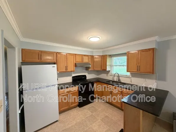 2429 Galloway Rd, Charlotte, NC 28262