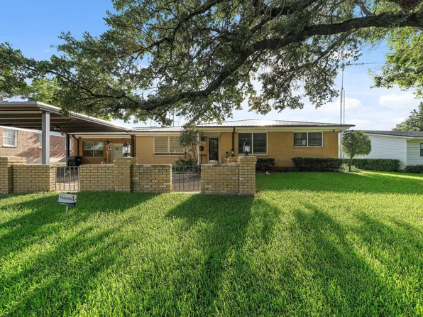 2217 Mount Carmel Dr, Waco, TX 76710