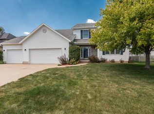 712 S 9th Ave, Eldridge, IA 52748