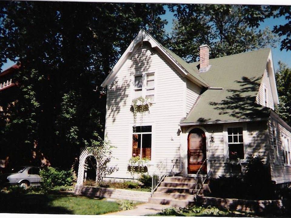 1121 Oak Ave with Coachhouse