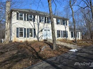 1226 Oak Trail Dr, Libertyville, IL