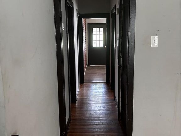 2nd image of 4319 S 38th St