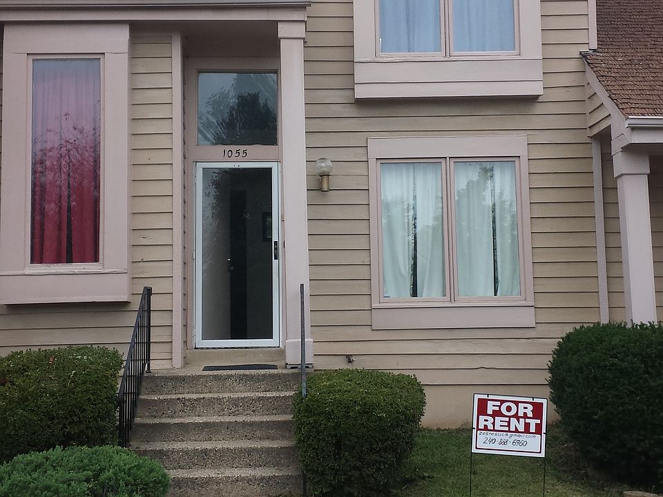 1st image of 1055 Nicklaus Ct