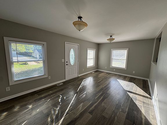 3rd image of 210 Auten Cir