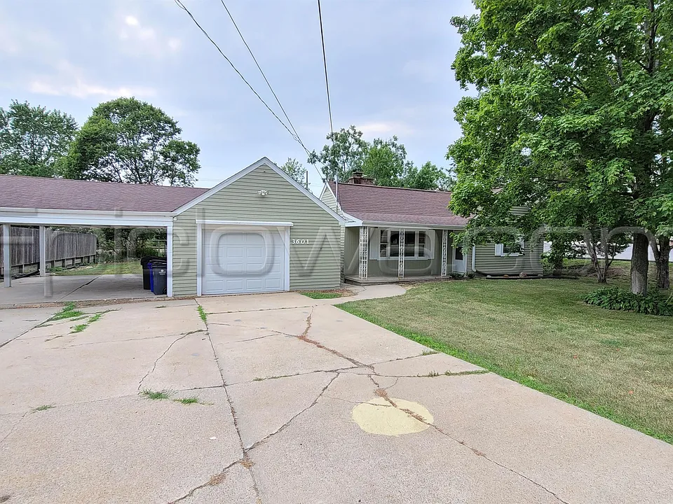 3601 Center Point Rd NE
