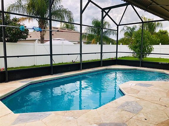 4th image of 2717 Woodstream Cir