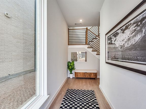 5th image of 3464 Heritage Pl