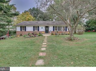 82 E Hillcrest Ave, Chalfont, PA 18914