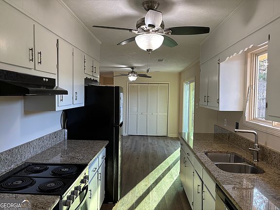 4th image of 118 Scatterfoot Dr