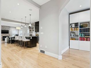 4509 N 19th Ave NW, Calgary, AB T3B 0S1