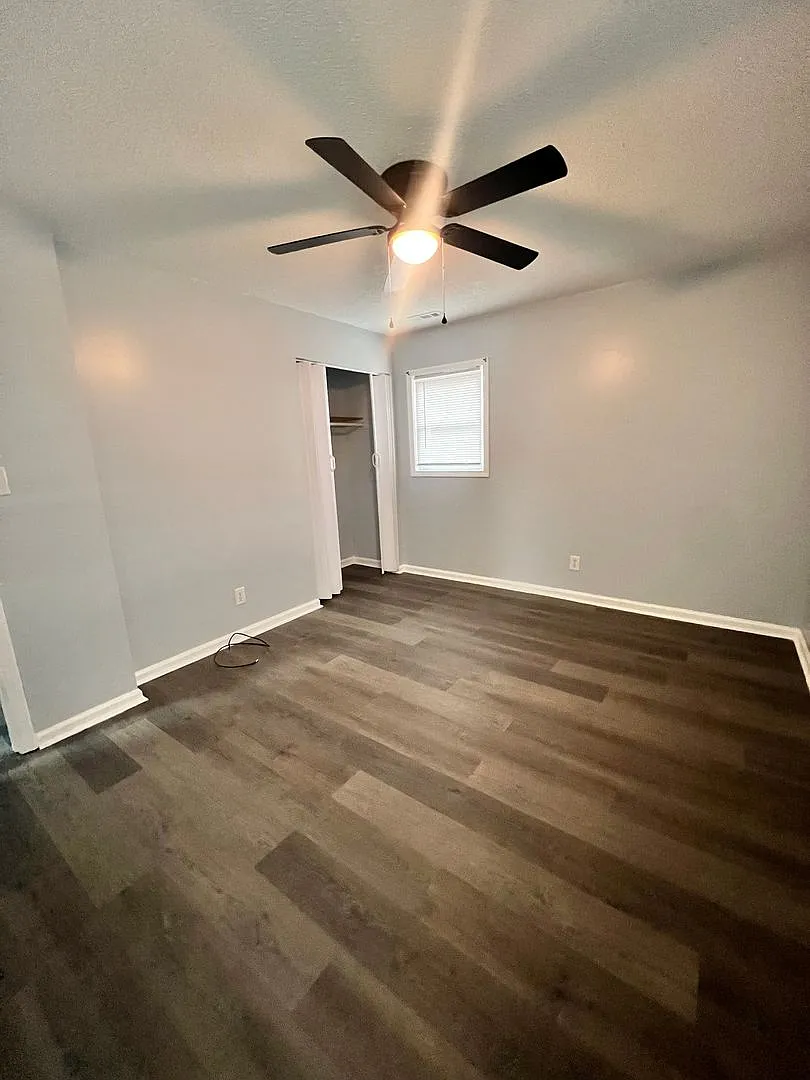 Building Photo - 1329 Hunters Rd