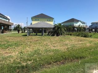 954 Gateway Rd, Crystal Beach, TX 77650
