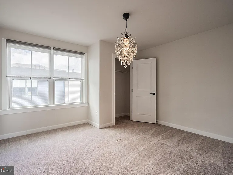 13001 Hattontown Sq — Photo 41