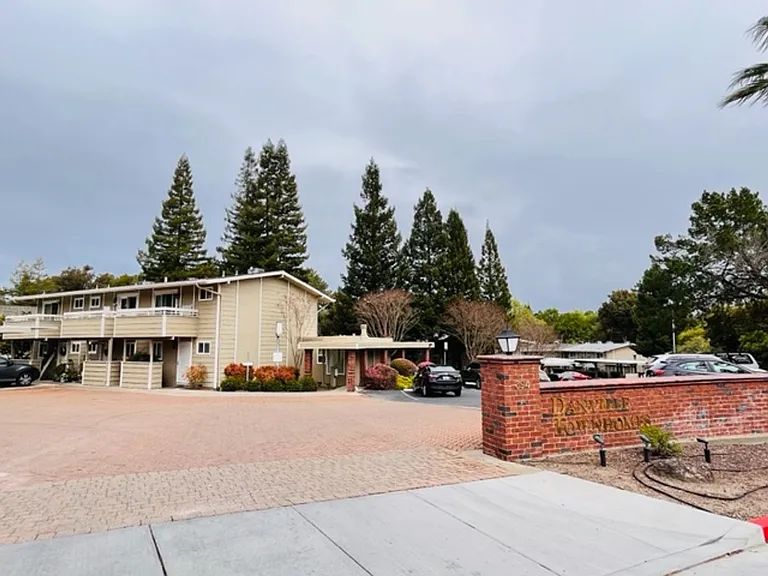 394 Ilo Ln #703 — Photo 30