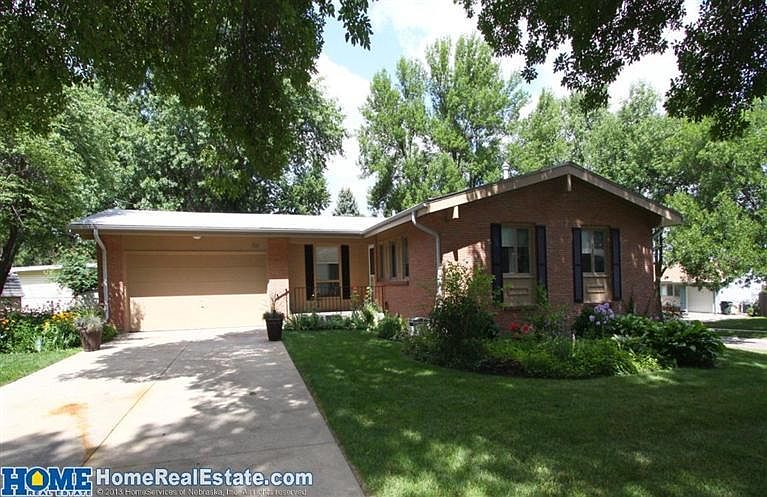 1st image of 841 E Sanborn Dr