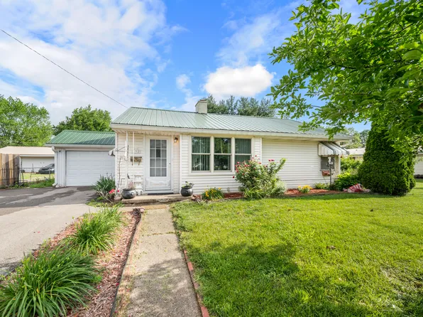 632 N Park Dr, Edinburgh, IN 46124