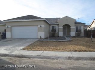 411 Sunshine Ln, Fernley, NV 89408