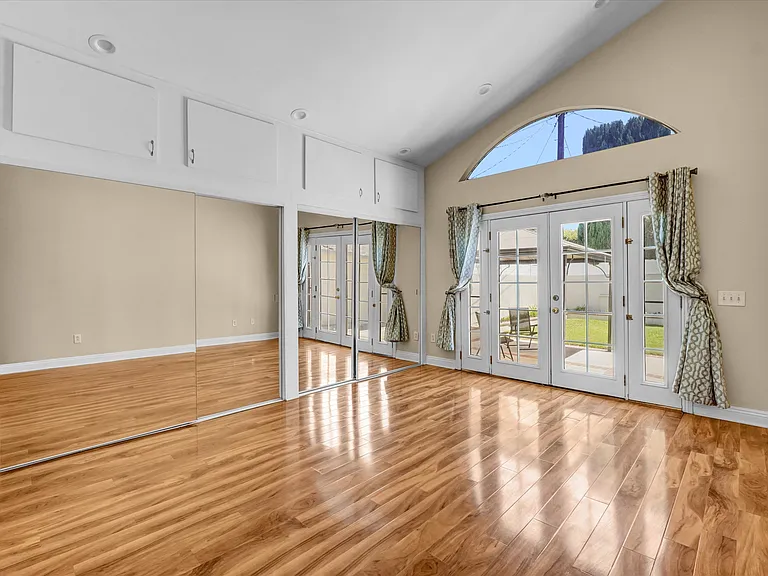 6942 Alcove Ave — Photo 19