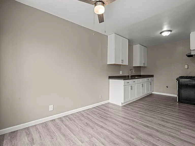 3845 Potomac Ave — Photo 8
