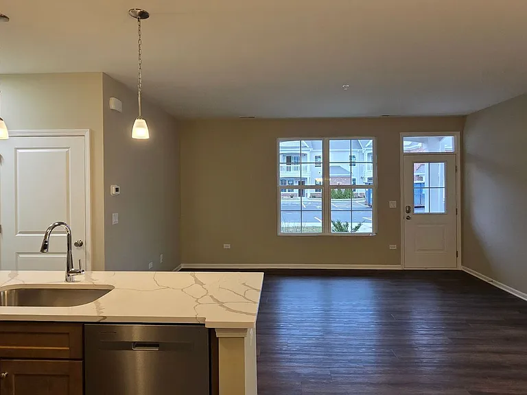 372 Timber Pointe Dr — Photo 1