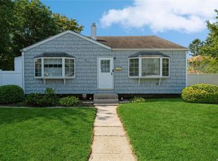 691 N Lewis Ave, Lindenhurst, NY 11757