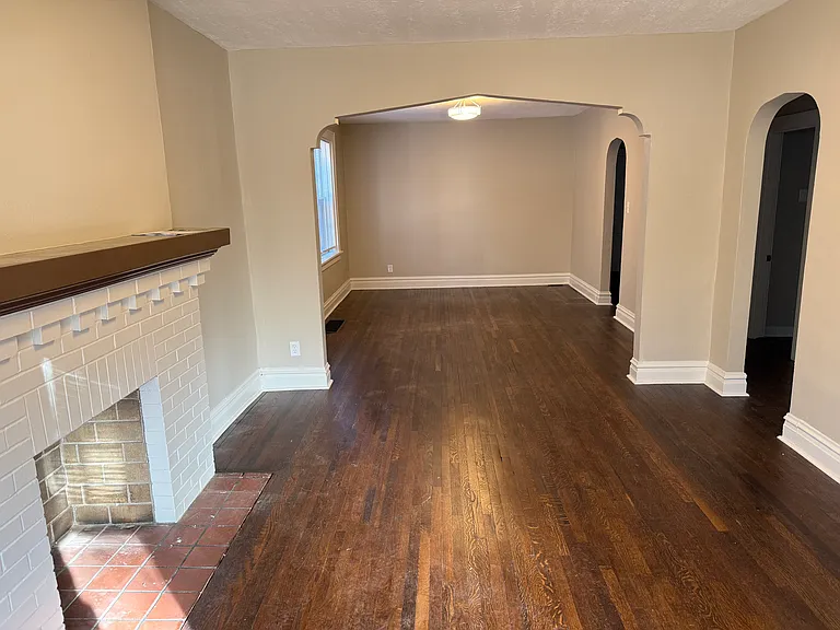Living rm to dining rm