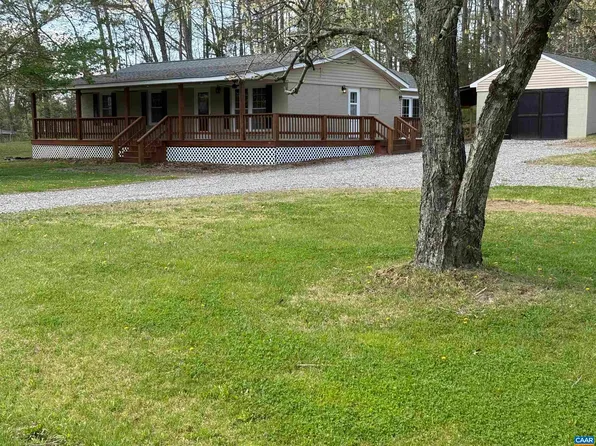 100 Lake Dr, Farmville, VA 23901