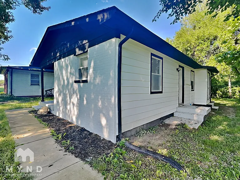 1224 Earhart St — Photo 13
