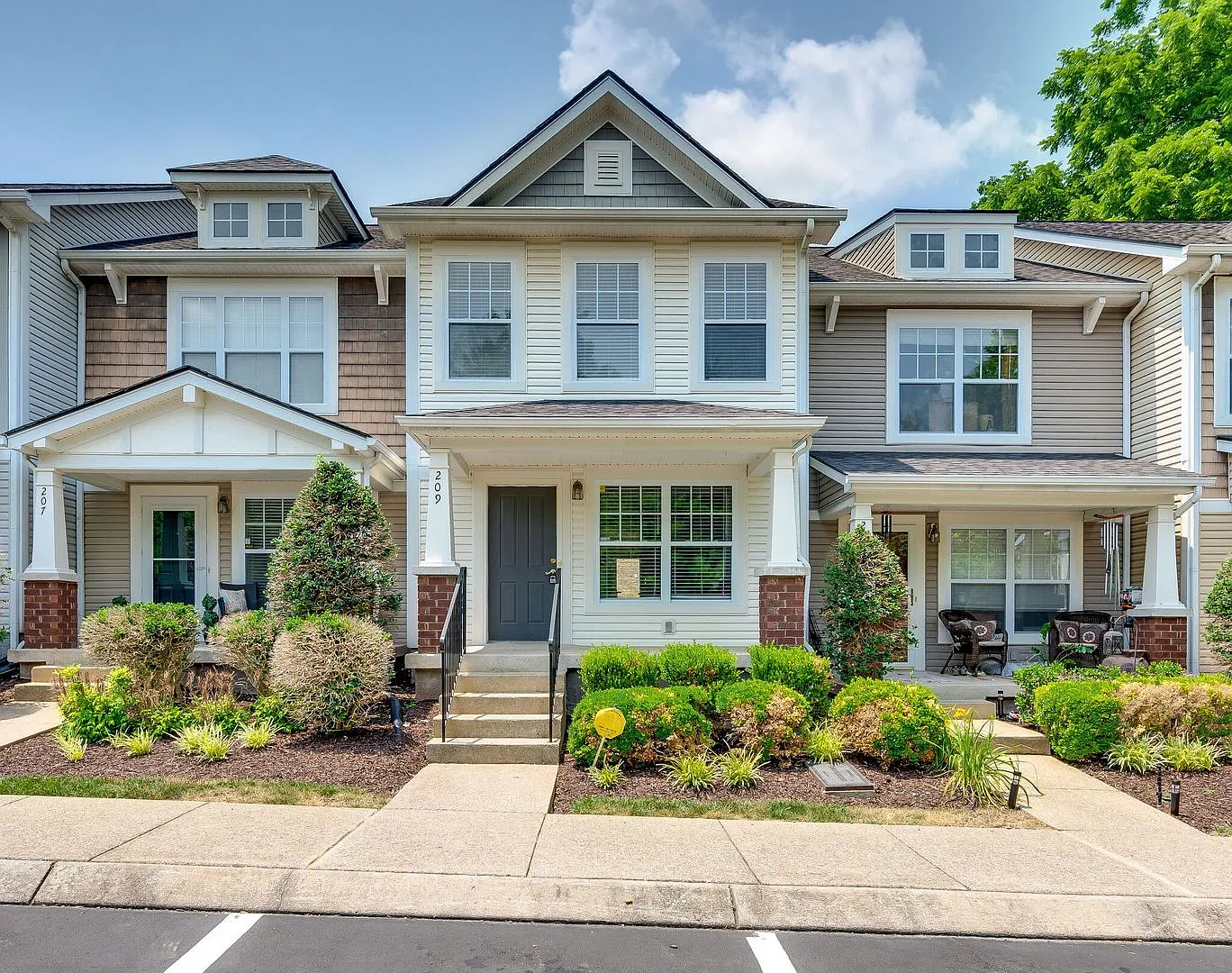 Renovated Townhome in Convenient Nashville Location — Photo 2
